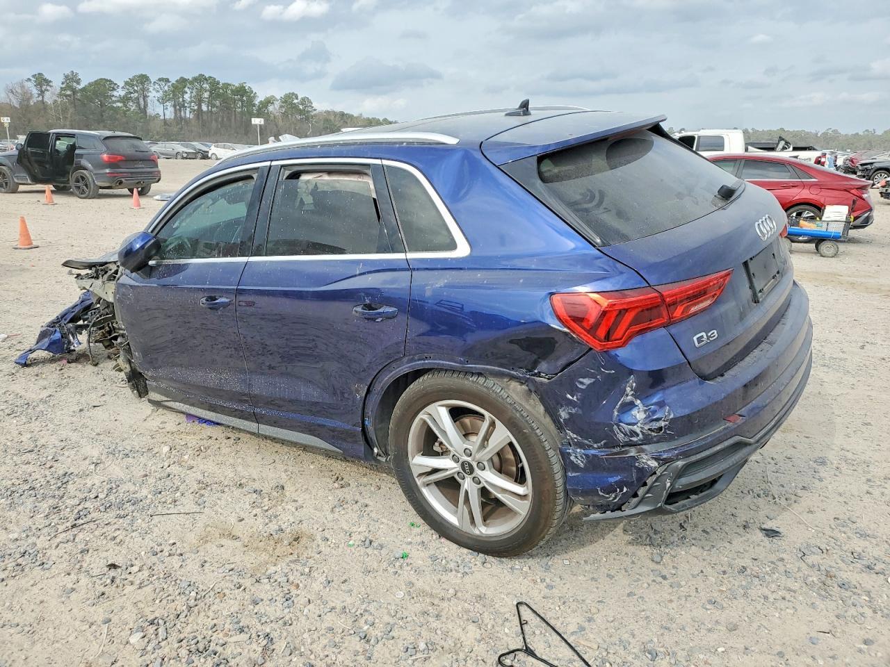 2022 AUDI Q3