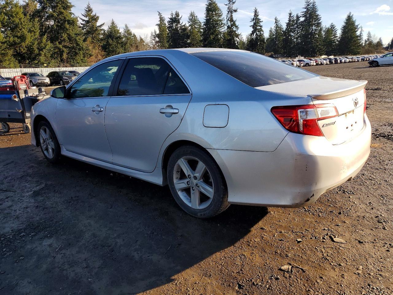 2014 TOYOTA CAMRY