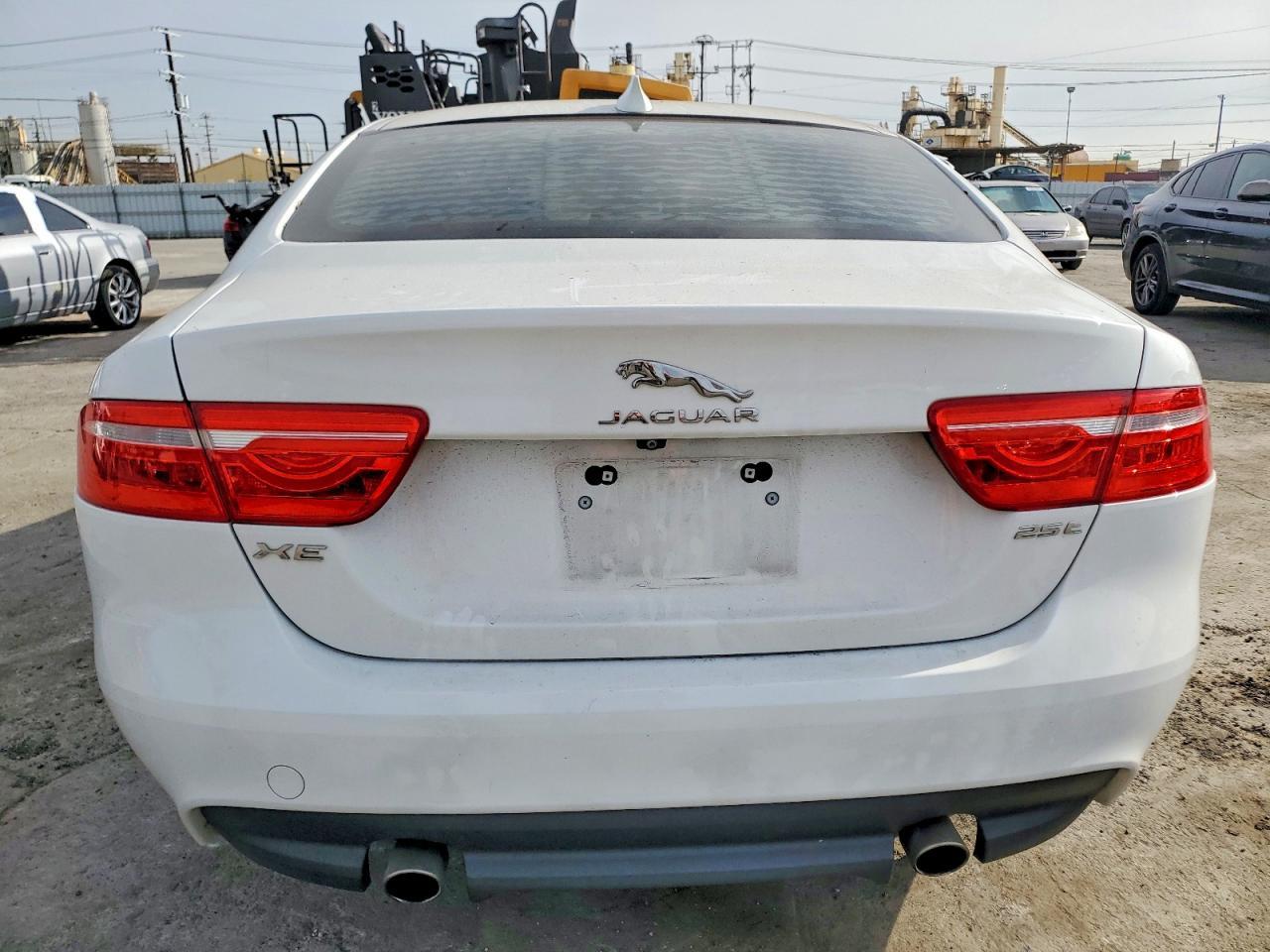 2019 JAGUAR XE