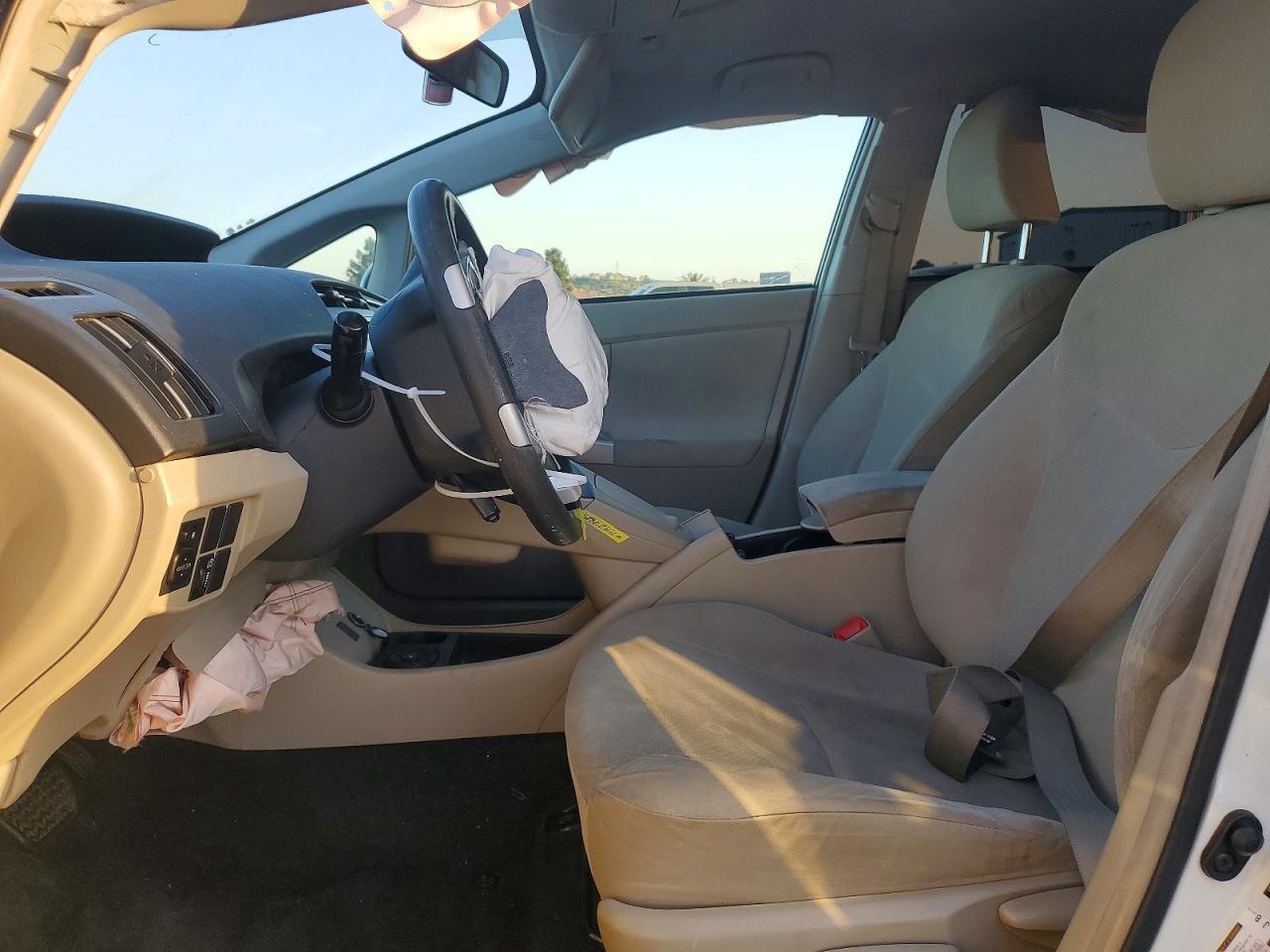 2015 TOYOTA PRIUS