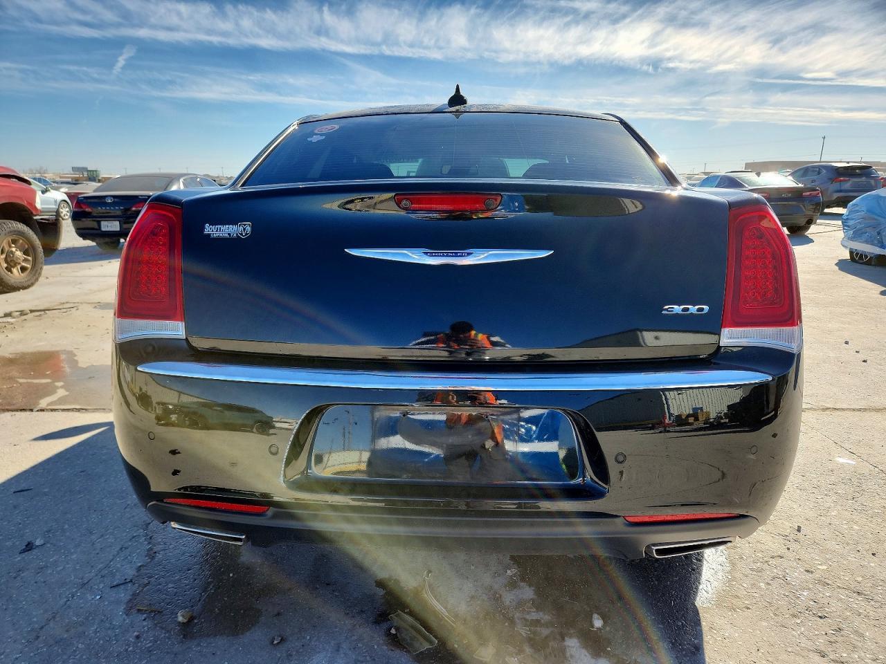 2019 CHRYSLER 300