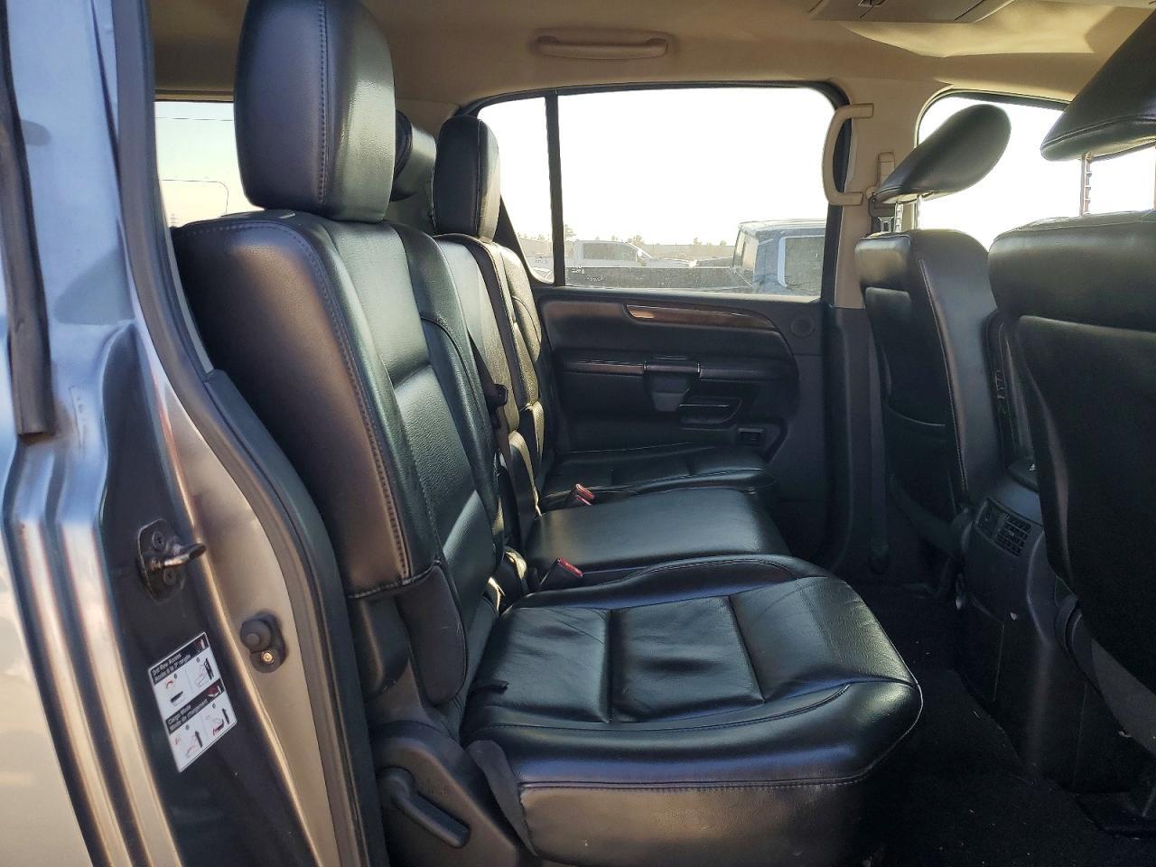 2013 NISSAN Armada