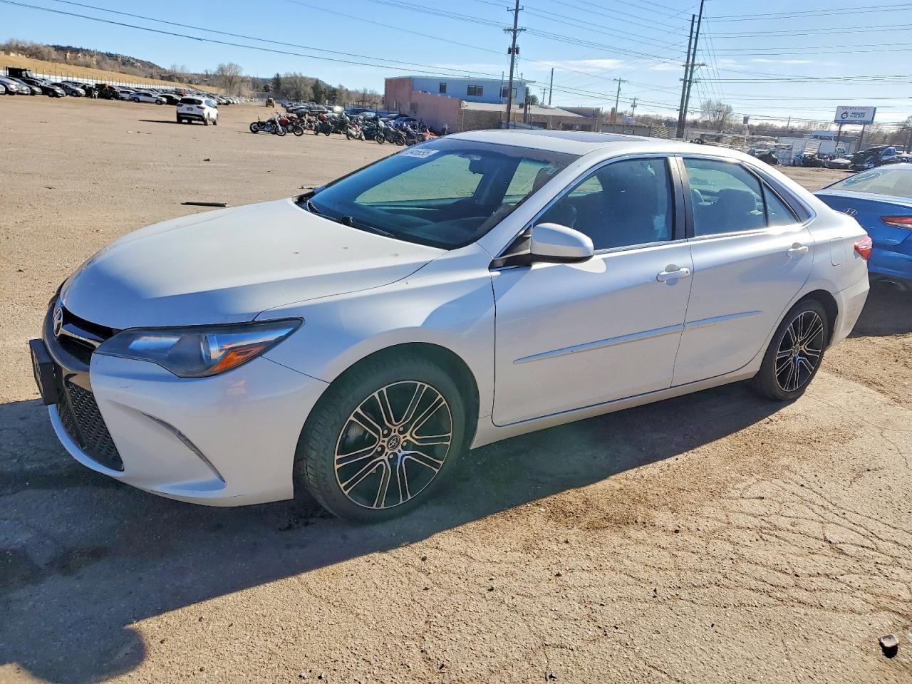 2016 TOYOTA CAMRY