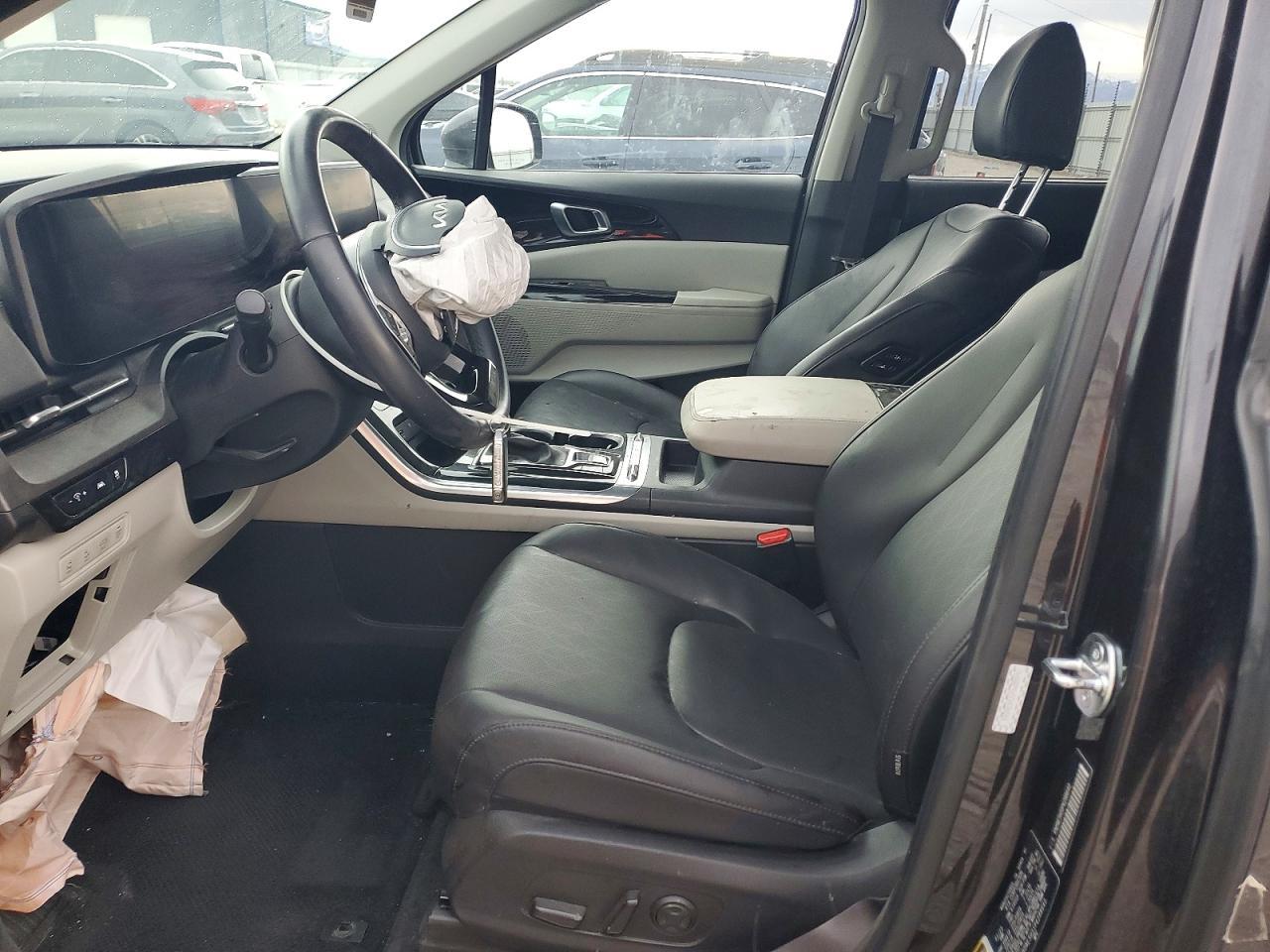 2023 KIA Carnival