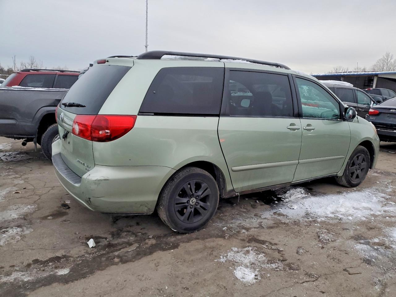 2007 TOYOTA SIENNA
