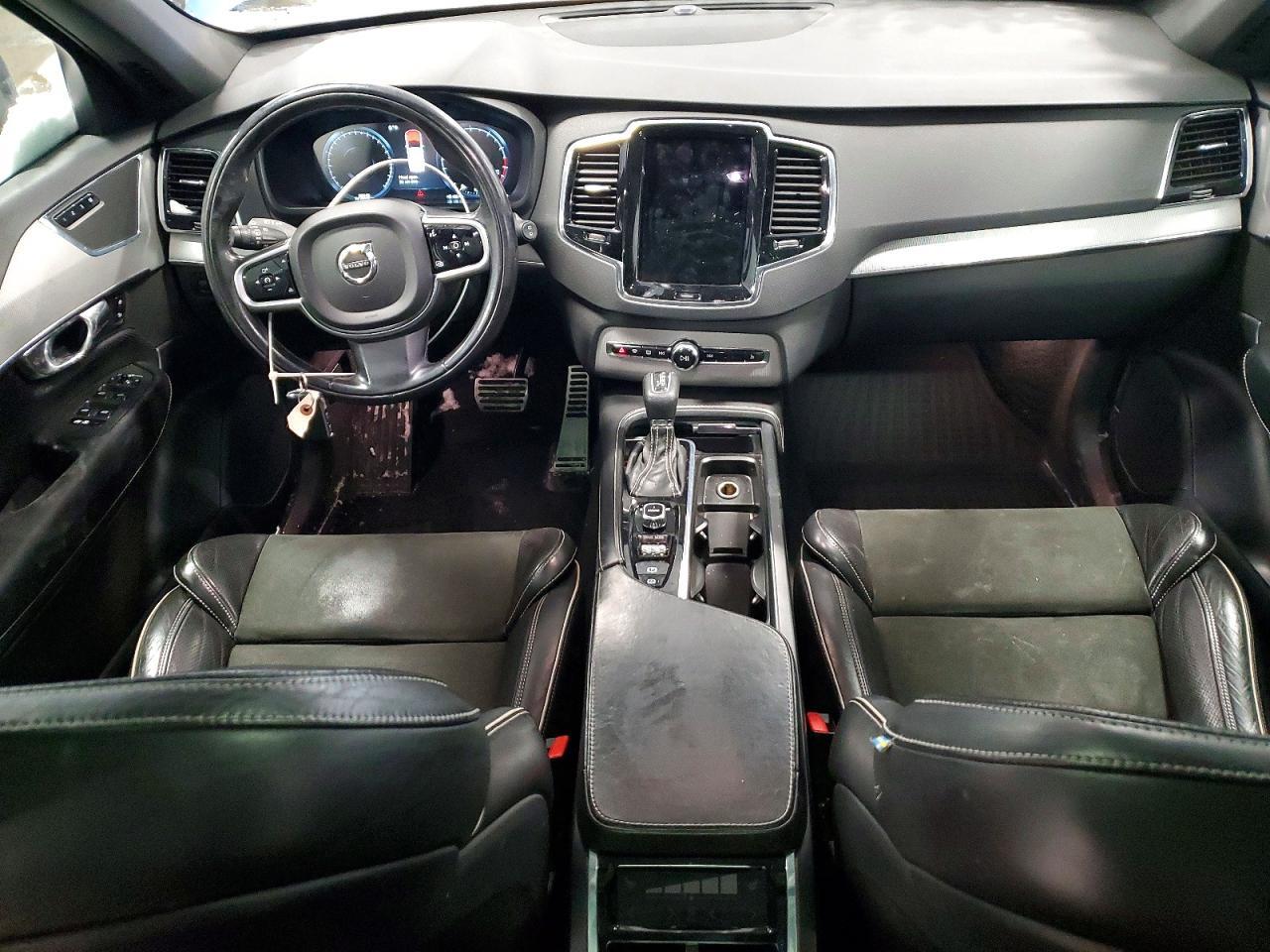 2017 VOLVO XC90