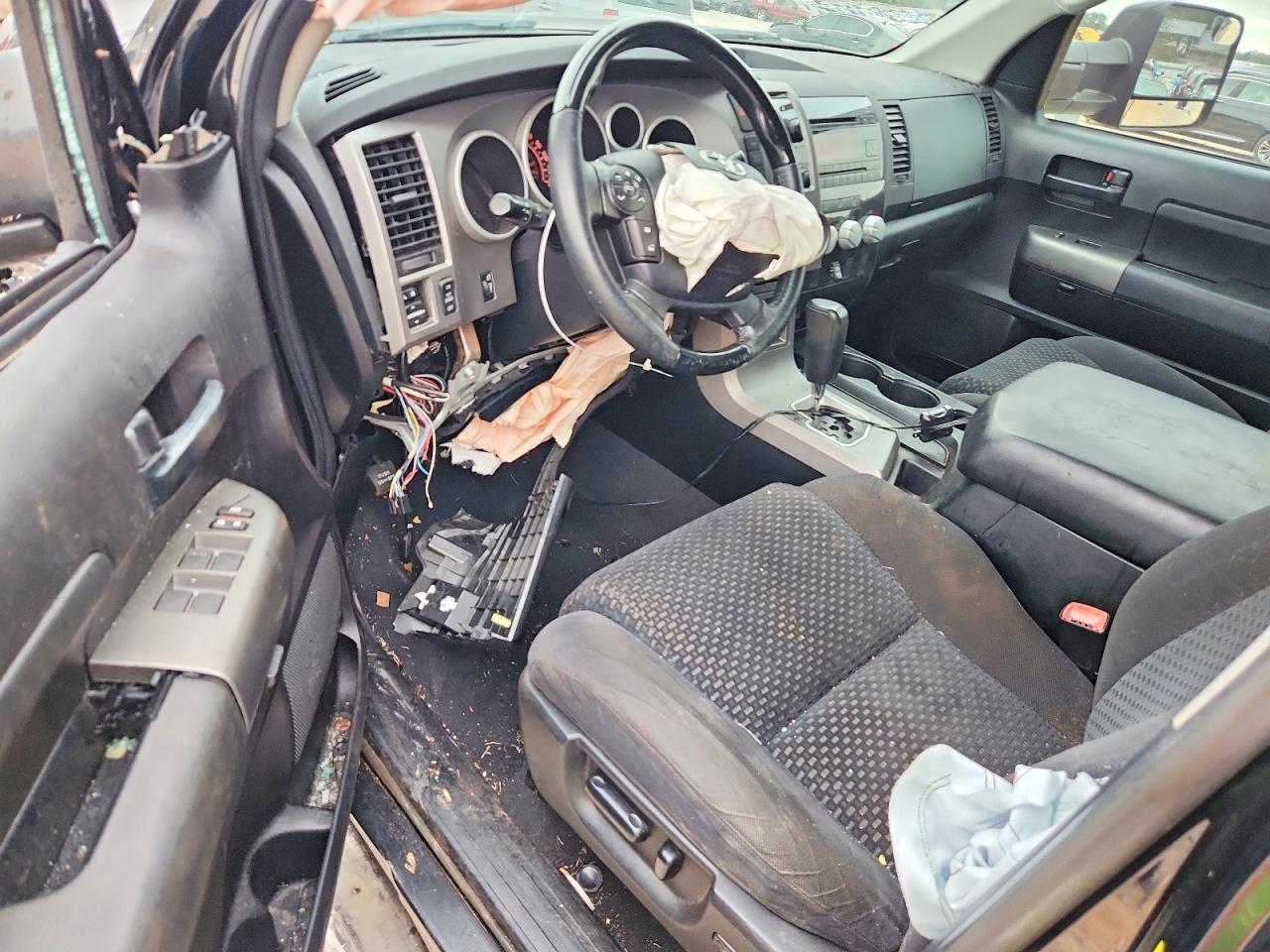 2011 TOYOTA TUNDRA
