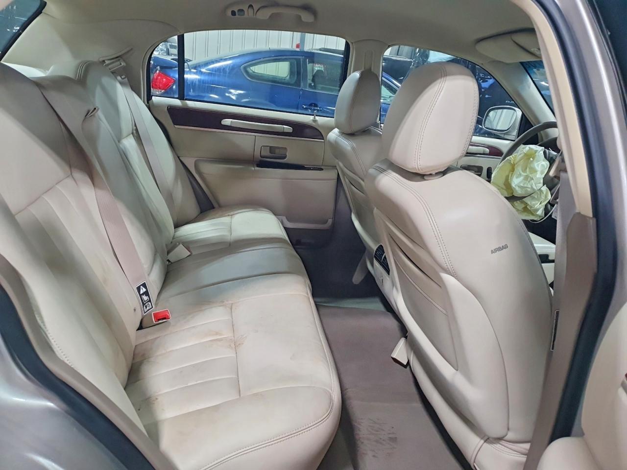 2003 LINCOLN Town Car