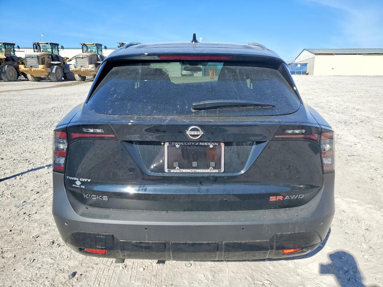2025 NISSAN KICKS