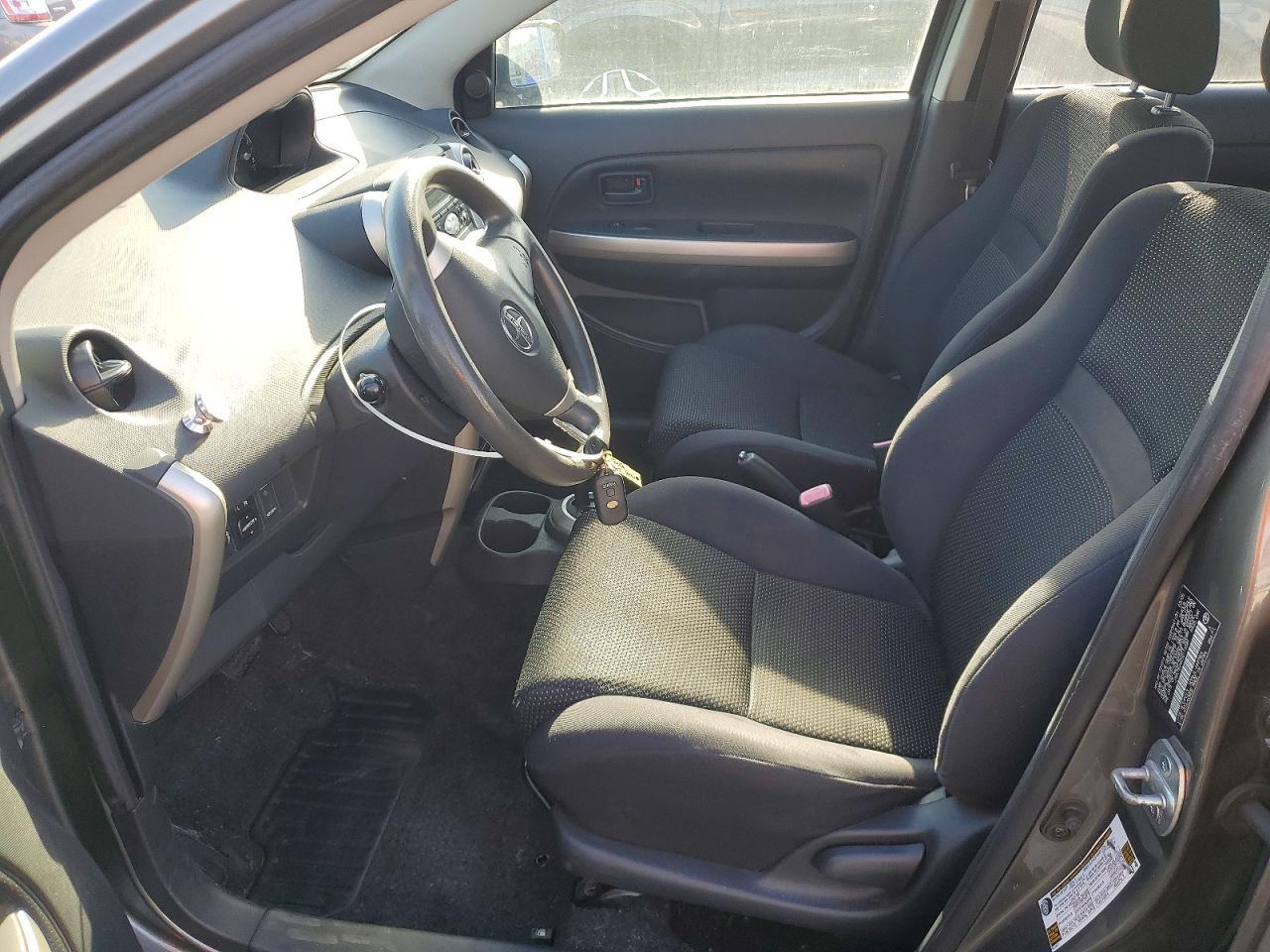2005 TOYOTA SCION