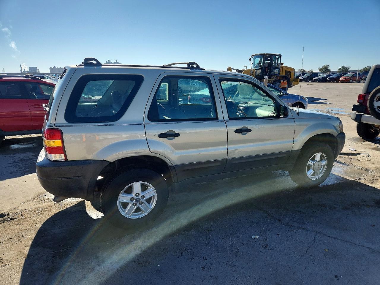 2004 FORD ESCAPE