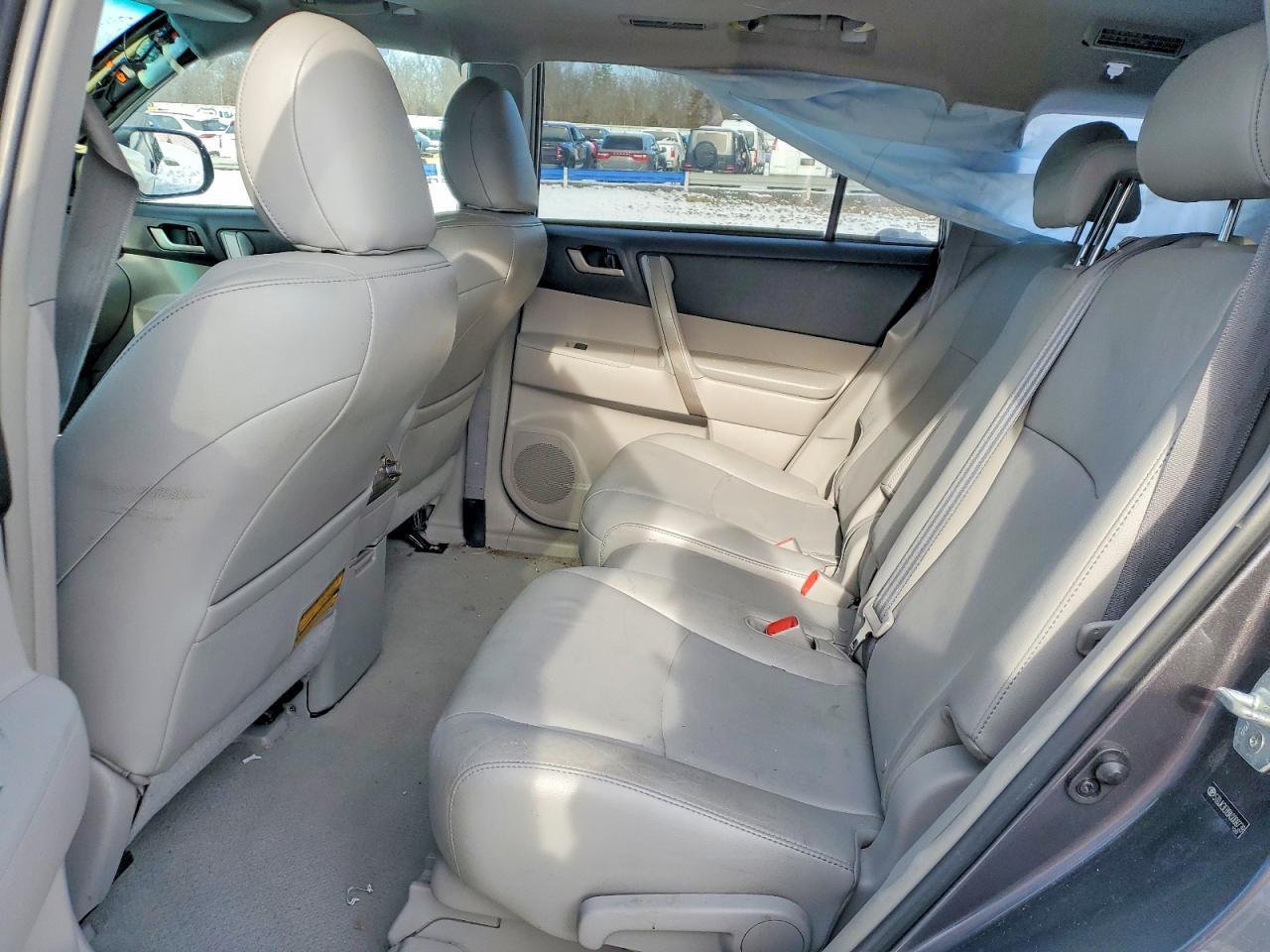 2010 TOYOTA HIGHLANDER