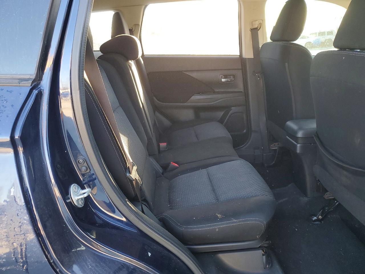 2016 MITSUBISHI outlander