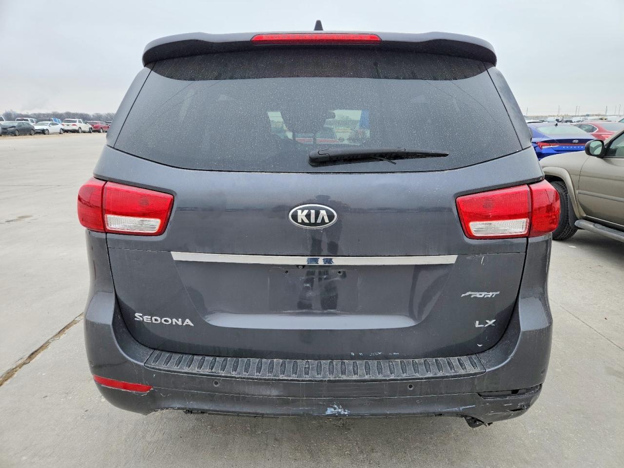 2016 KIA SEDONA