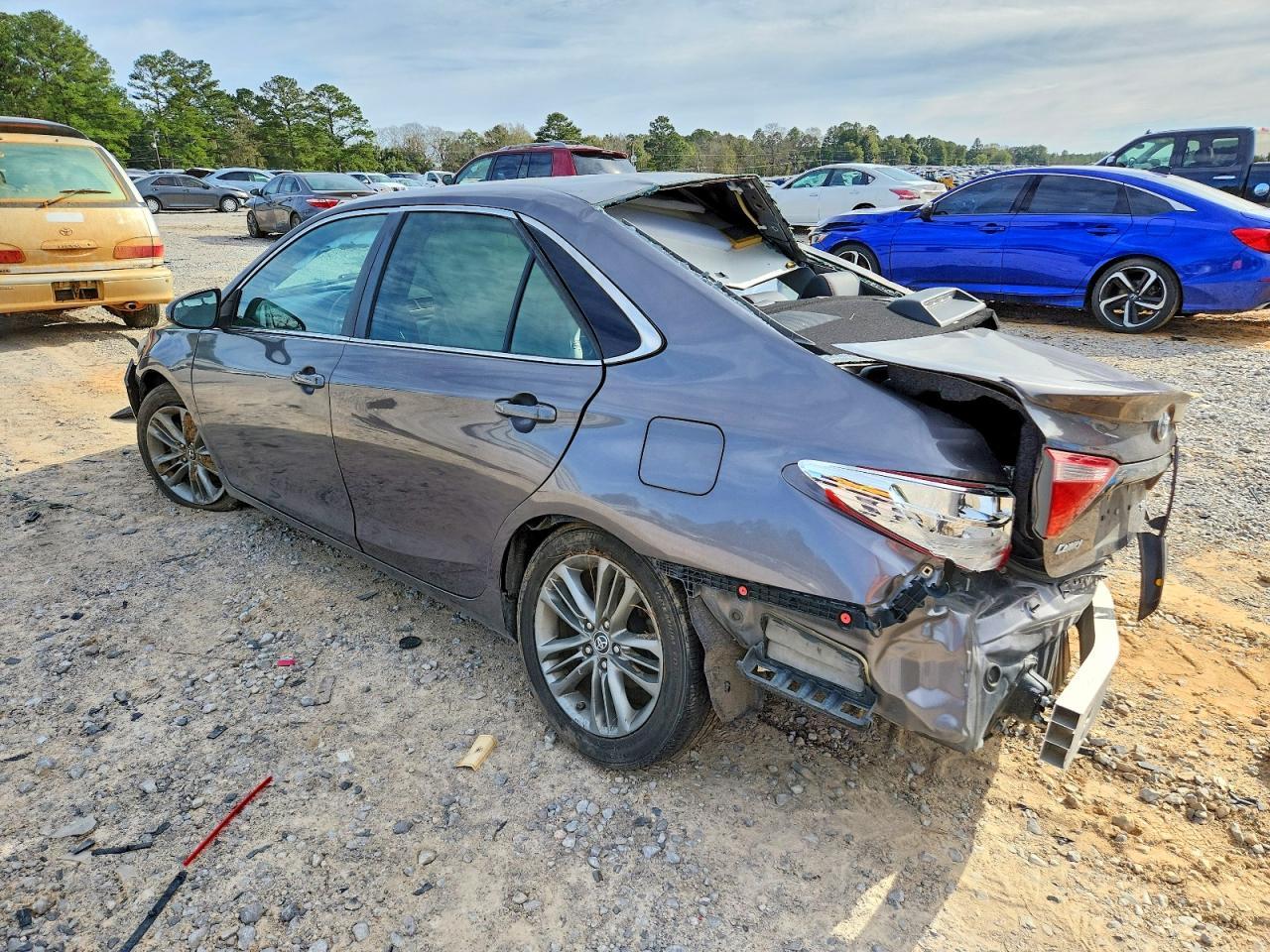 2016 TOYOTA CAMRY