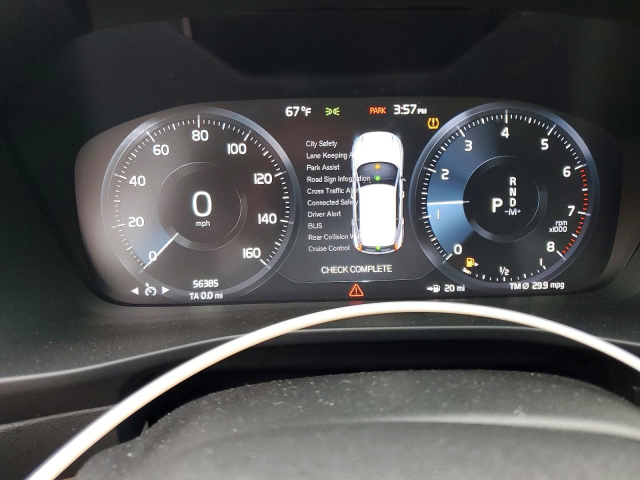 2021 VOLVO XC40