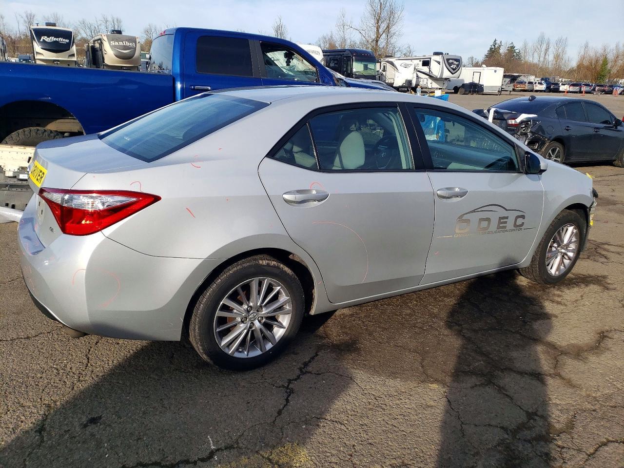 2015 TOYOTA COROLLA