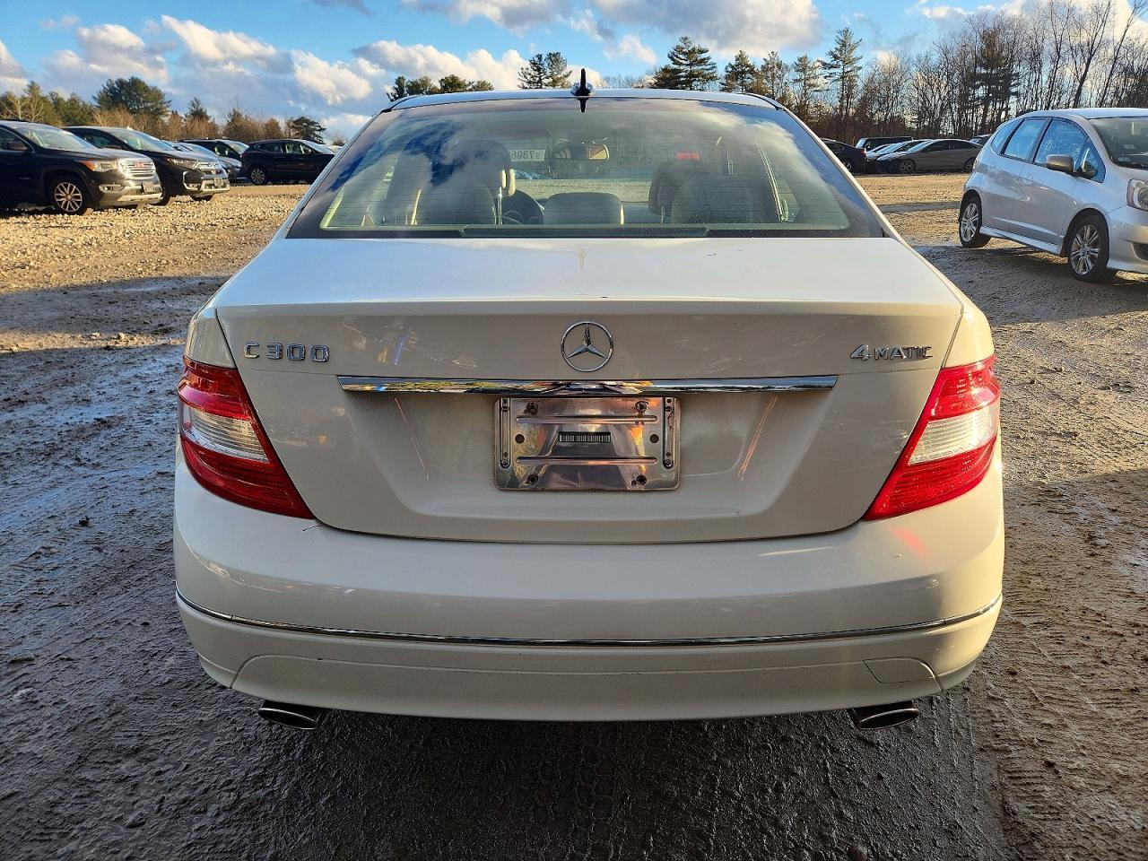 2011 MERCEDES-BENZ C-CLASS