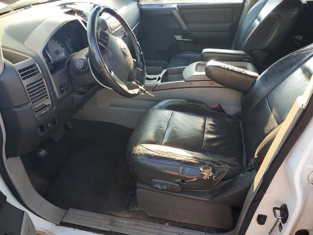 2004 NISSAN Titan