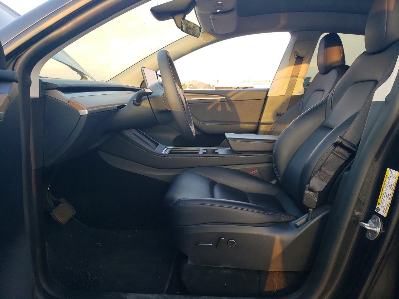 2024 TESLA MODEL Y