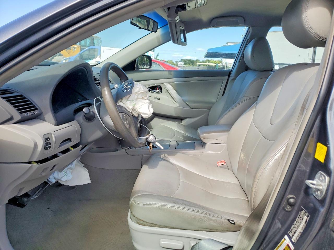 2011 TOYOTA CAMRY
