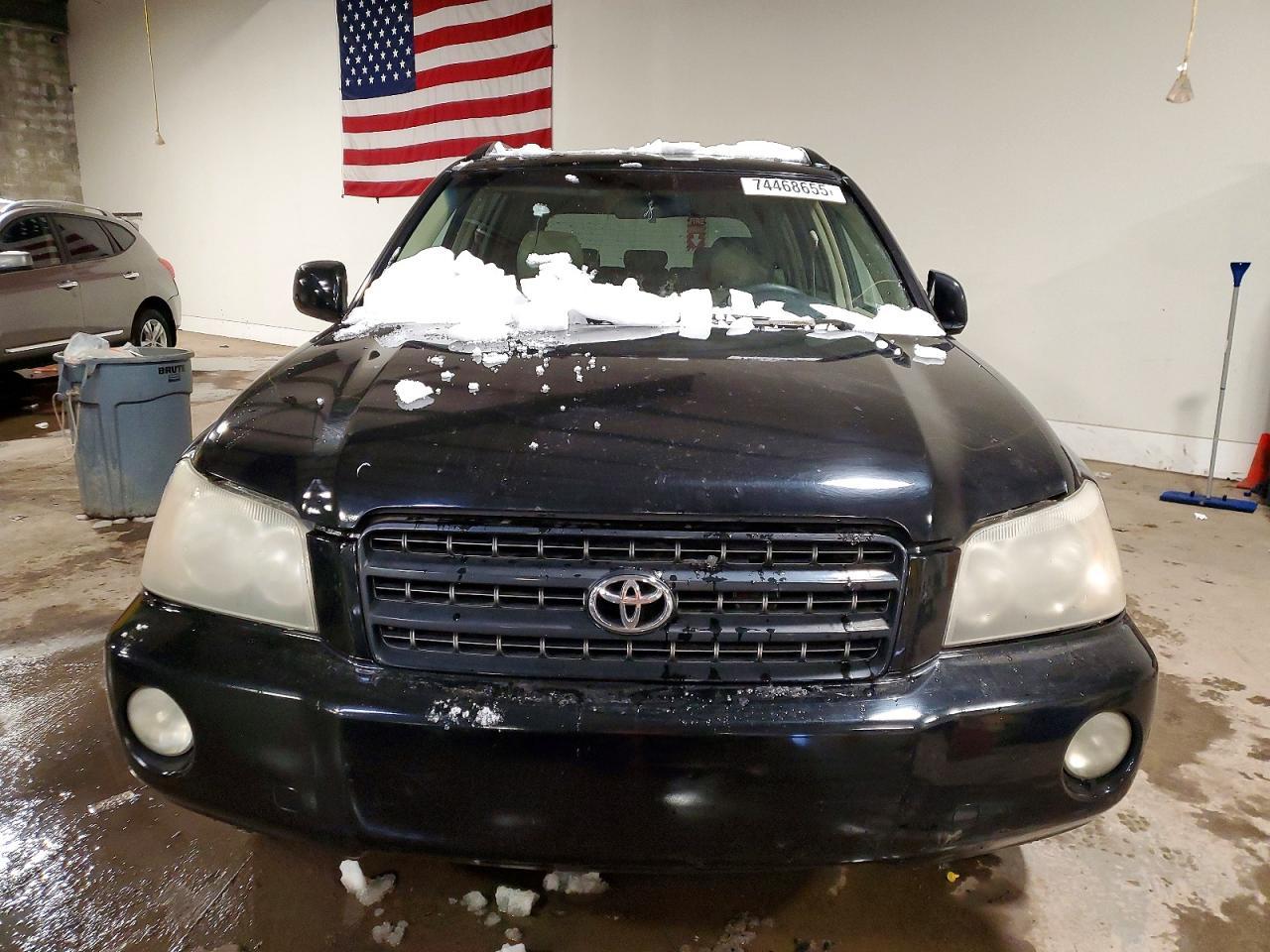 2002 TOYOTA HIGHLANDER