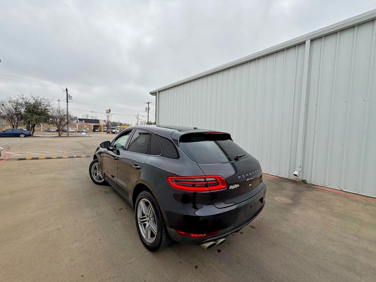 2017 PORSCHE Macan