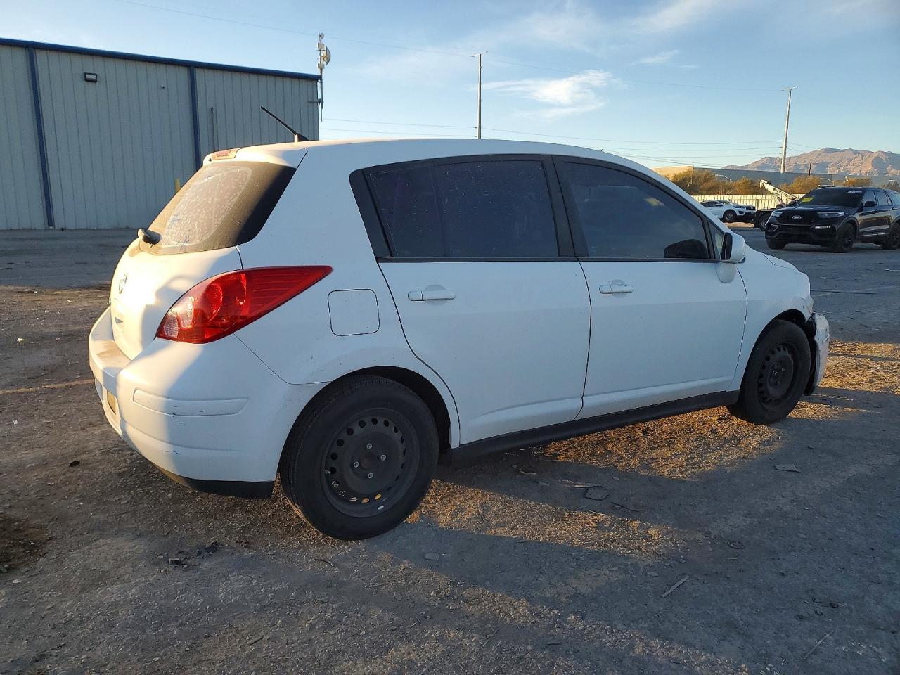 2011 NISSAN VERSA