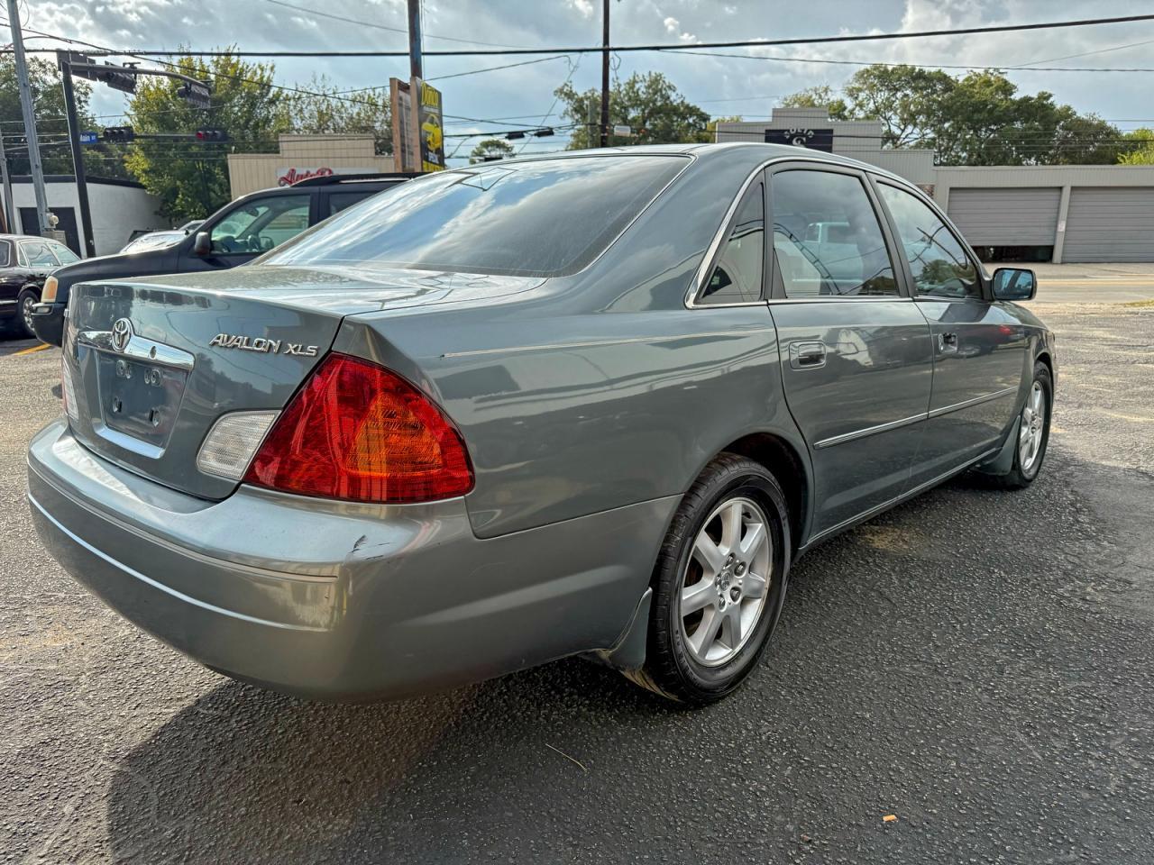 2001 TOYOTA Avalon