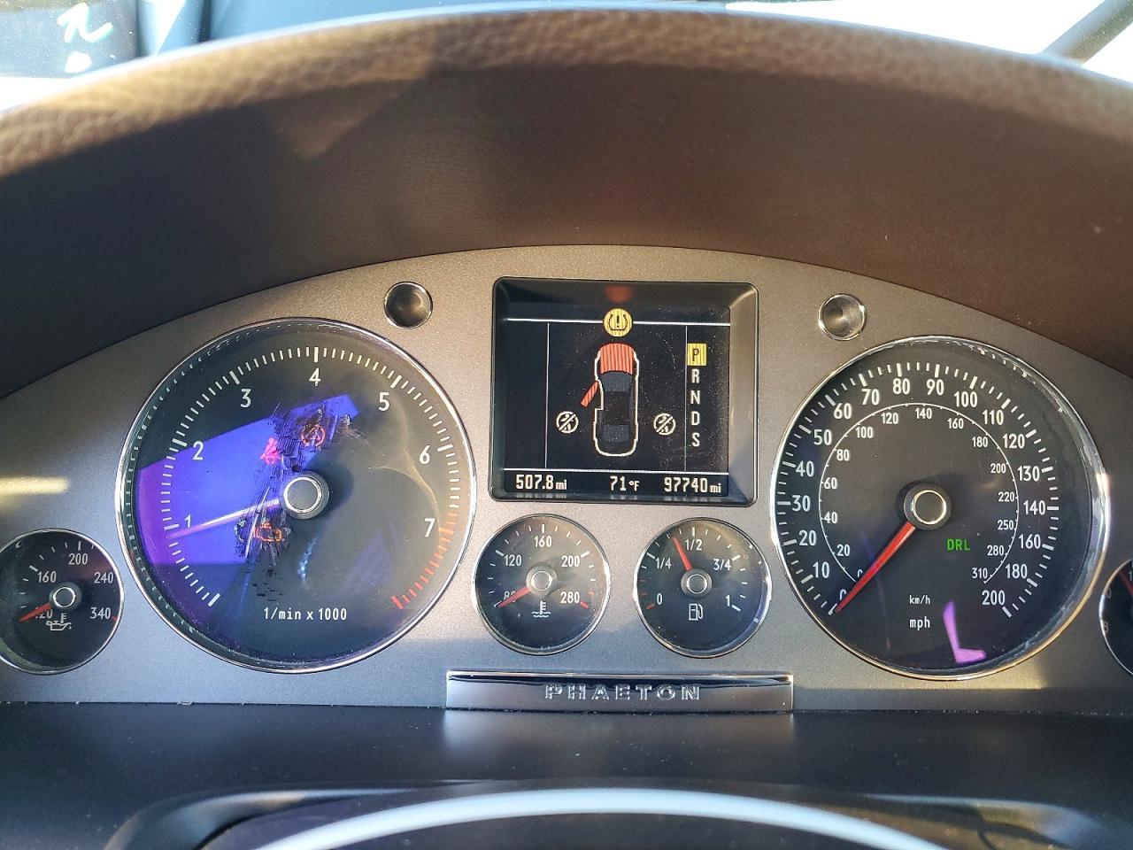 2004 VOLKSWAGEN Phaeton