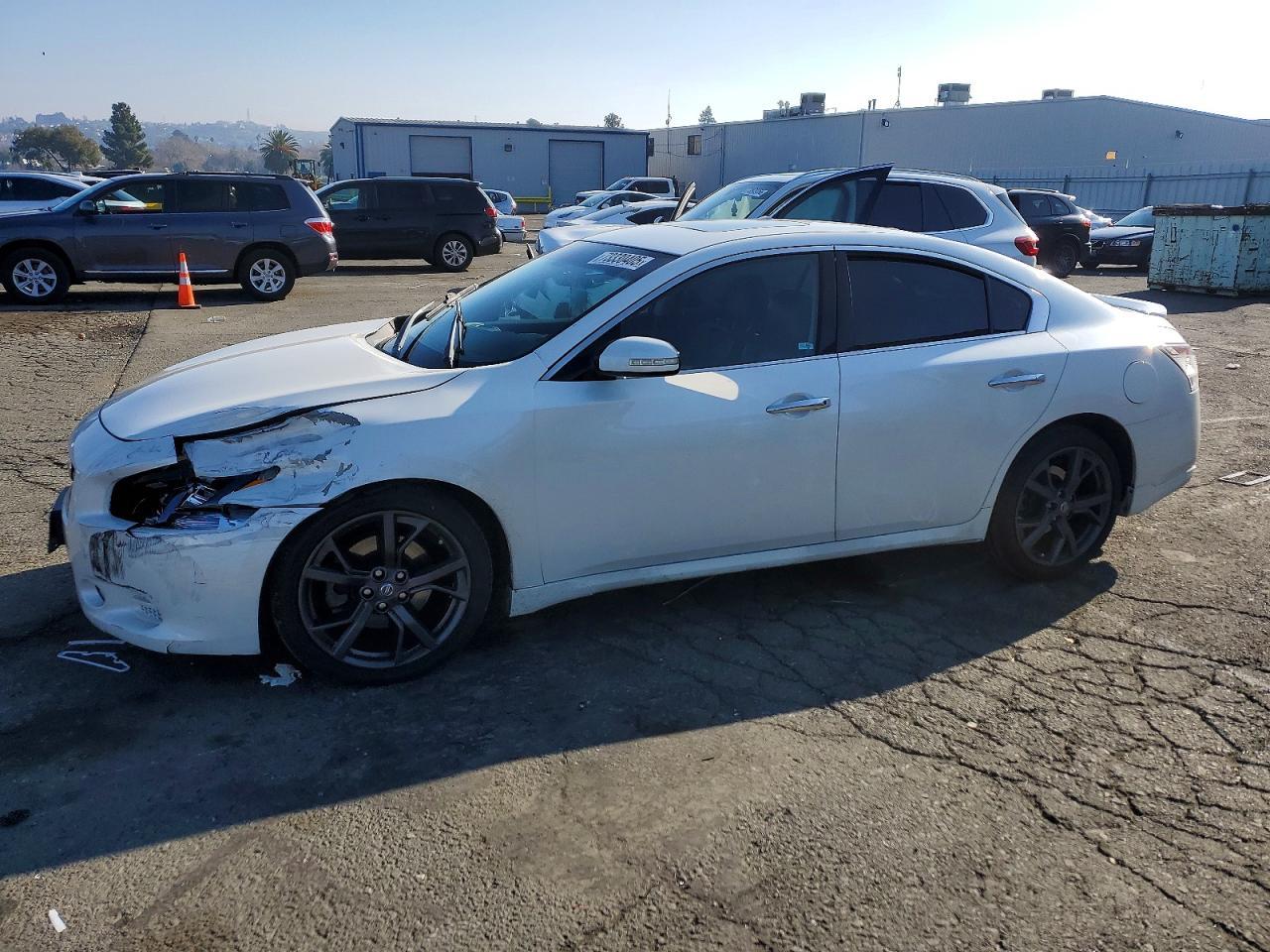 2014 NISSAN Maxima