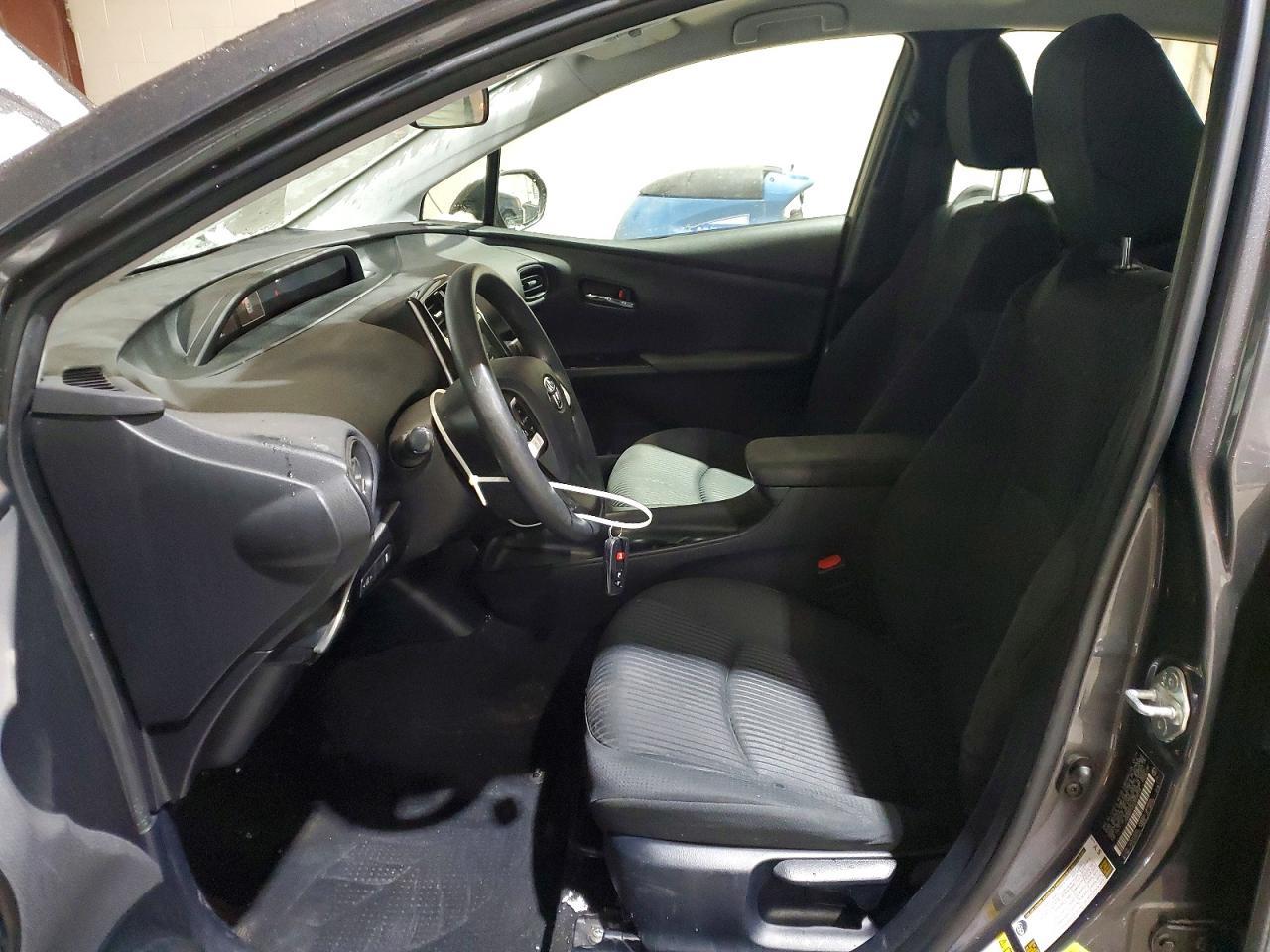 2016 TOYOTA PRIUS
