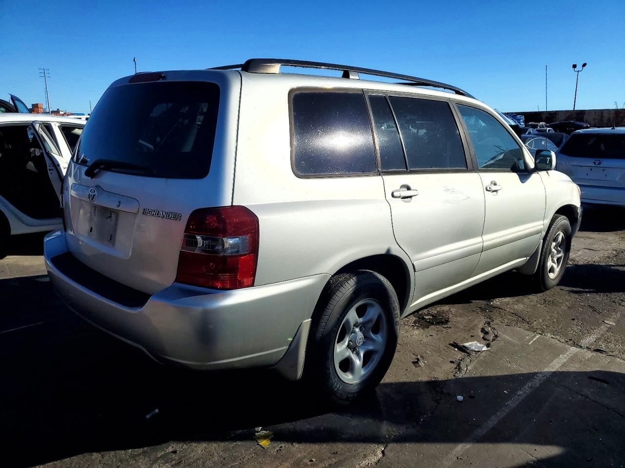 2005 TOYOTA HIGHLANDER