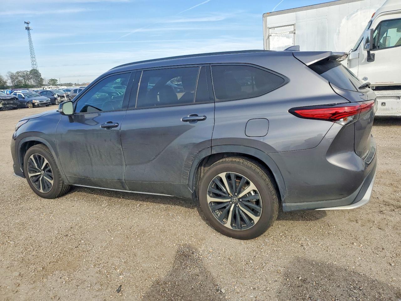 2022 TOYOTA HIGHLANDER