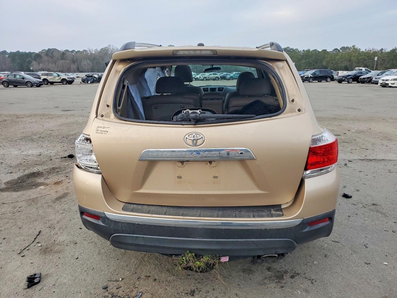 2011 TOYOTA HIGHLANDER
