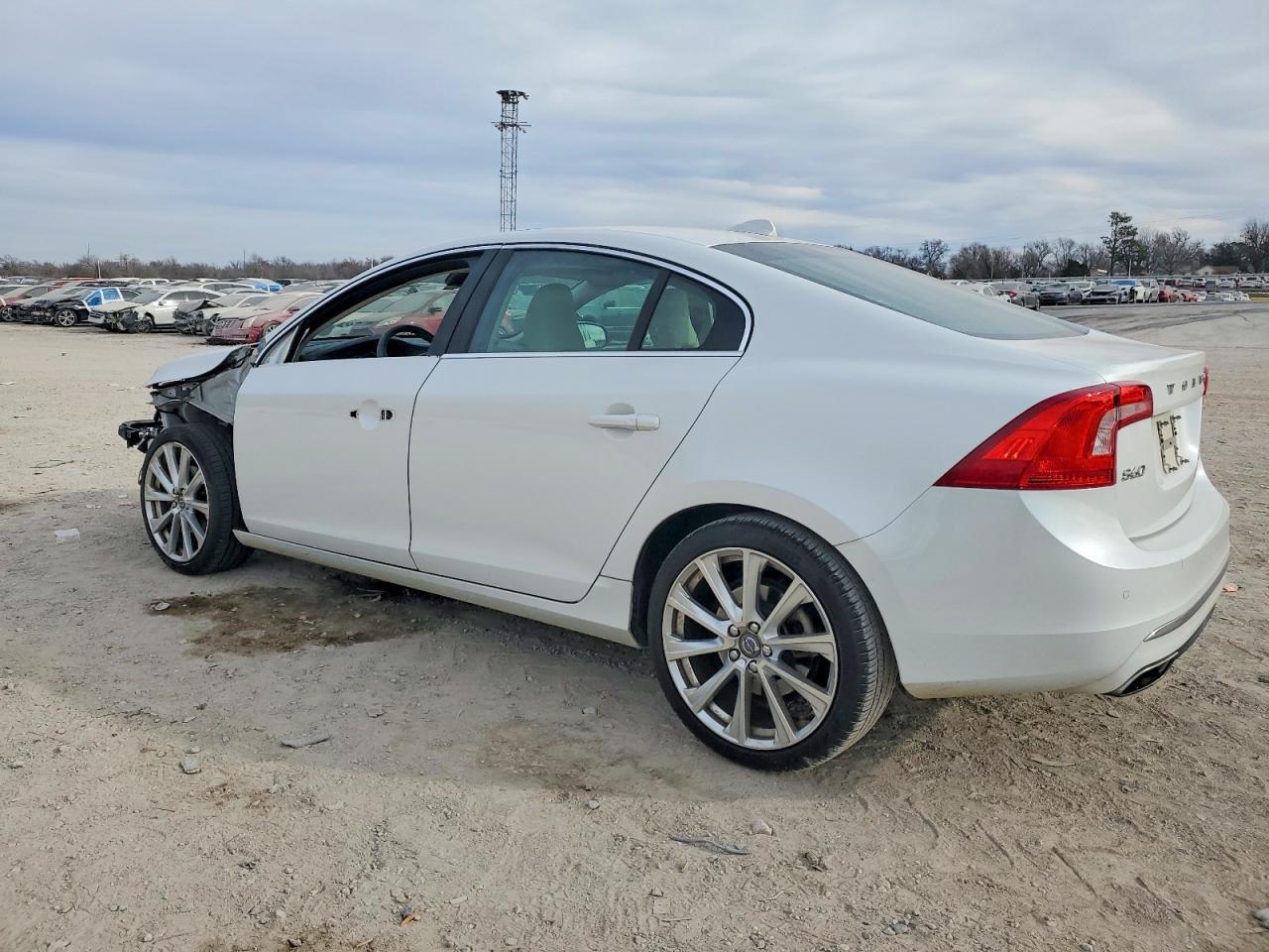 2017 VOLVO S60
