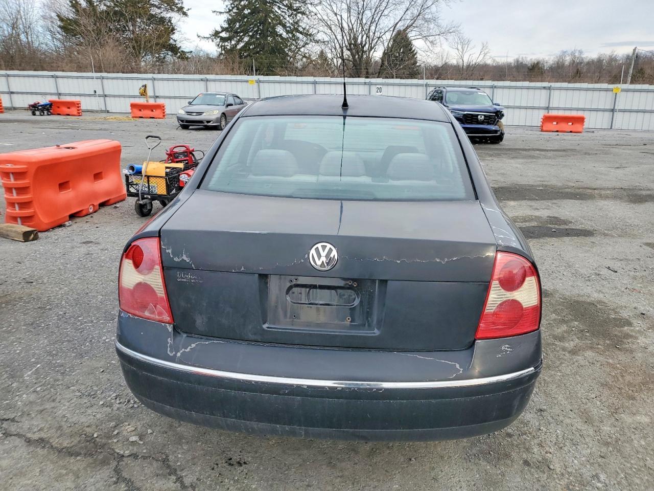 2003 VOLKSWAGEN Passat