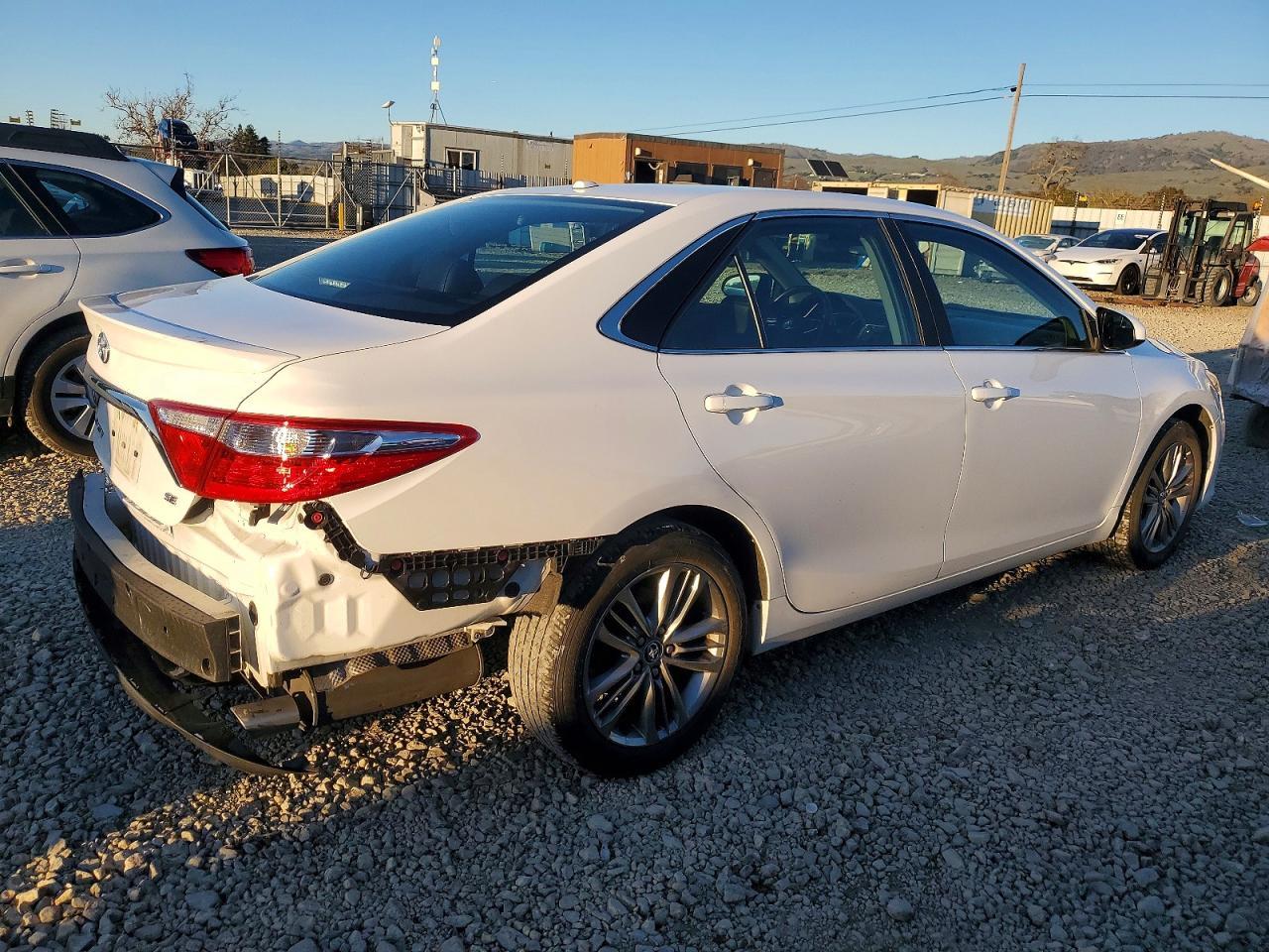 2015 TOYOTA CAMRY