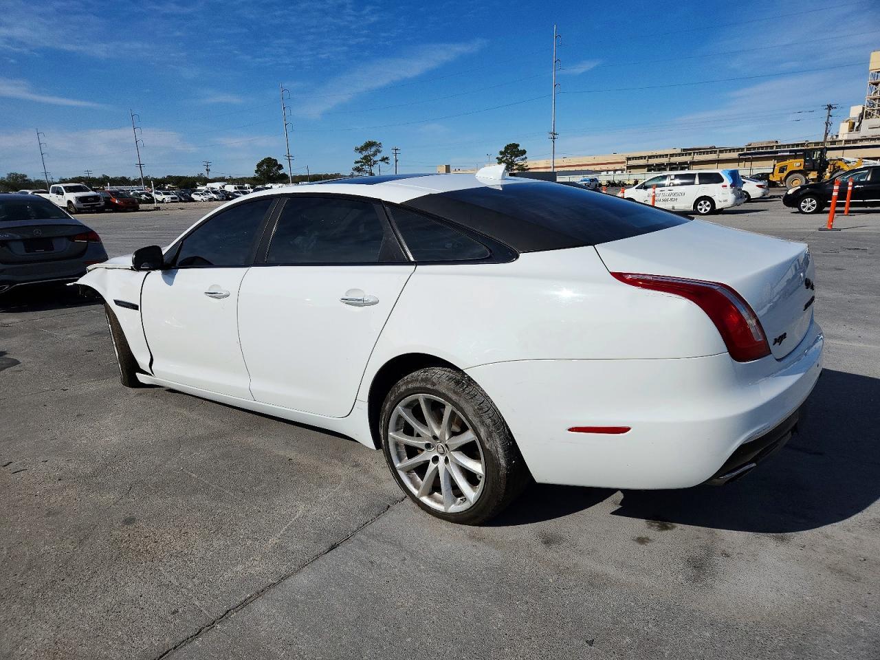 2016 JAGUAR Xj-Series