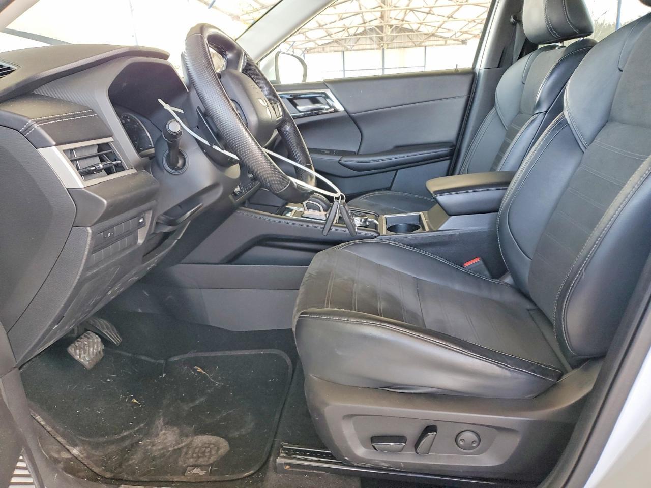 2022 MITSUBISHI outlander