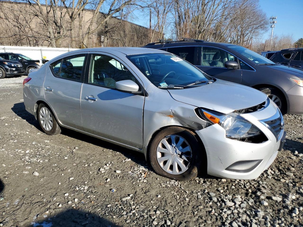 2017 NISSAN VERSA