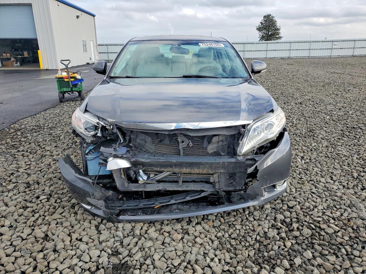 2011 TOYOTA Avalon