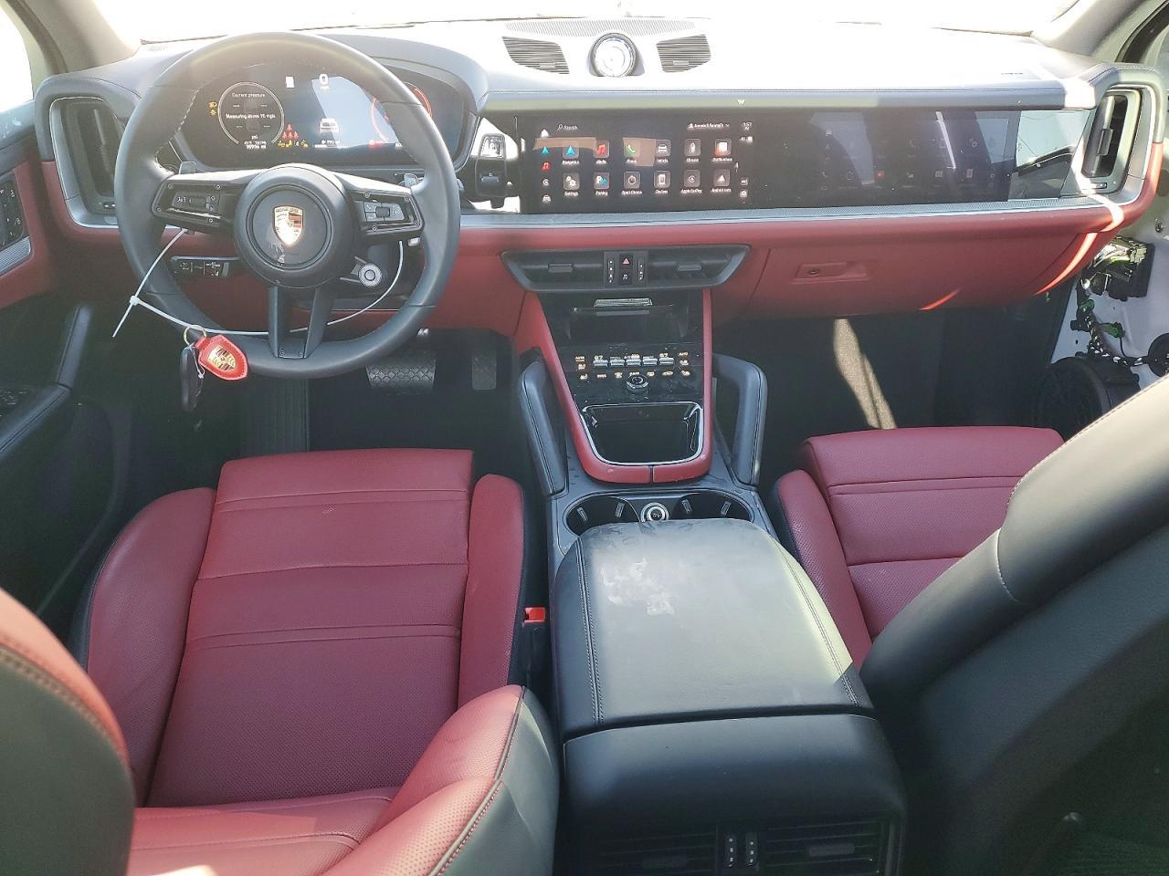 2025 PORSCHE CAYENNE
