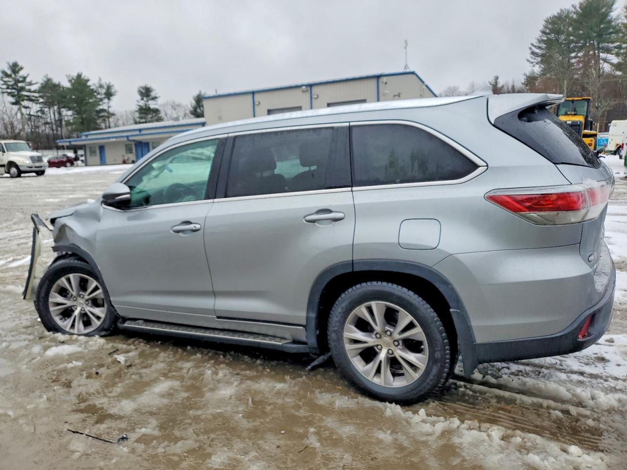 2015 TOYOTA HIGHLANDER