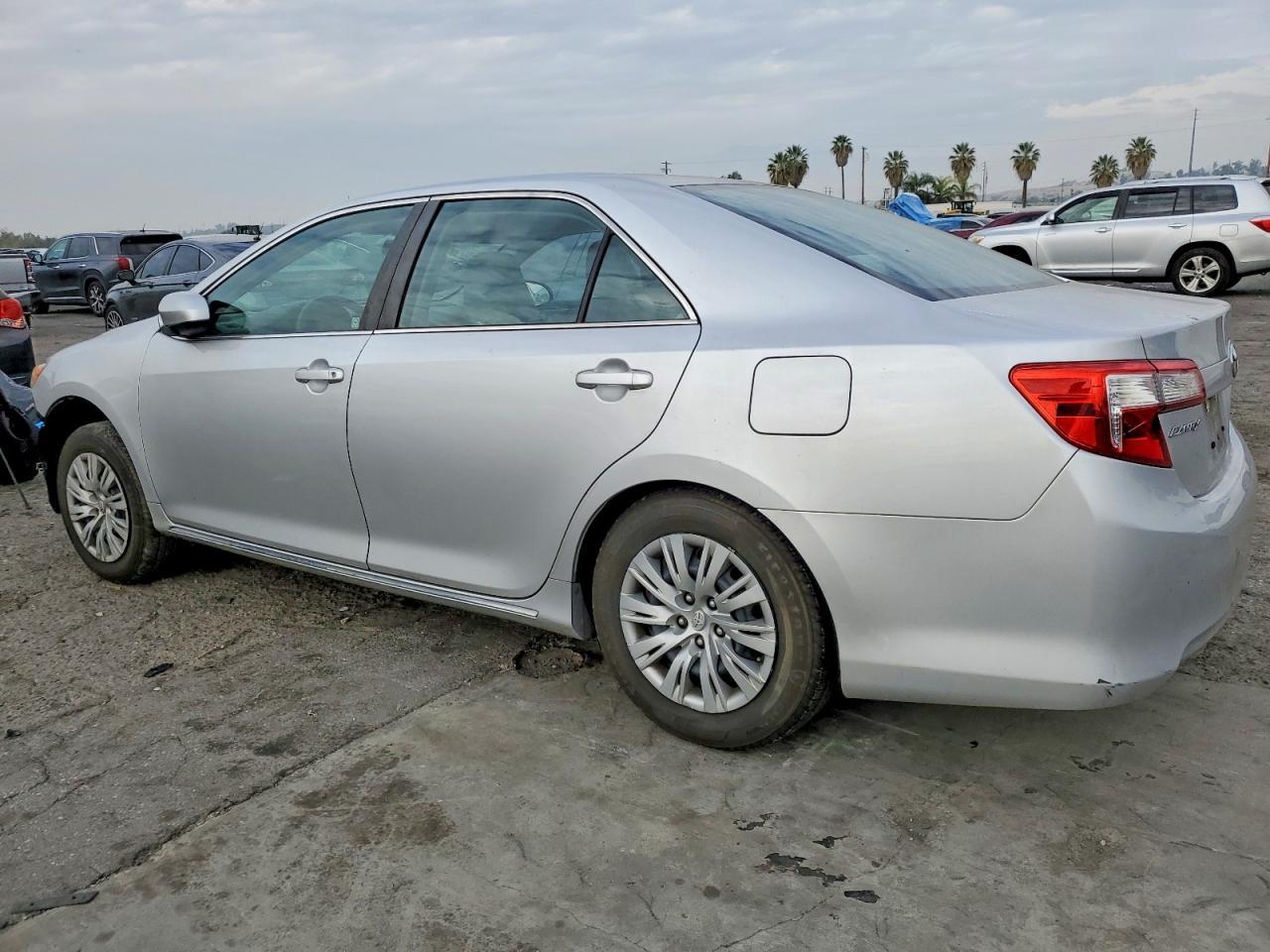 2014 TOYOTA CAMRY
