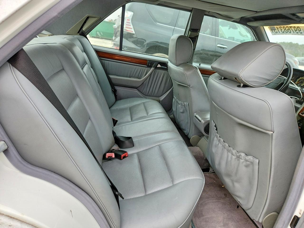 1994 MERCEDES-BENZ E-Class