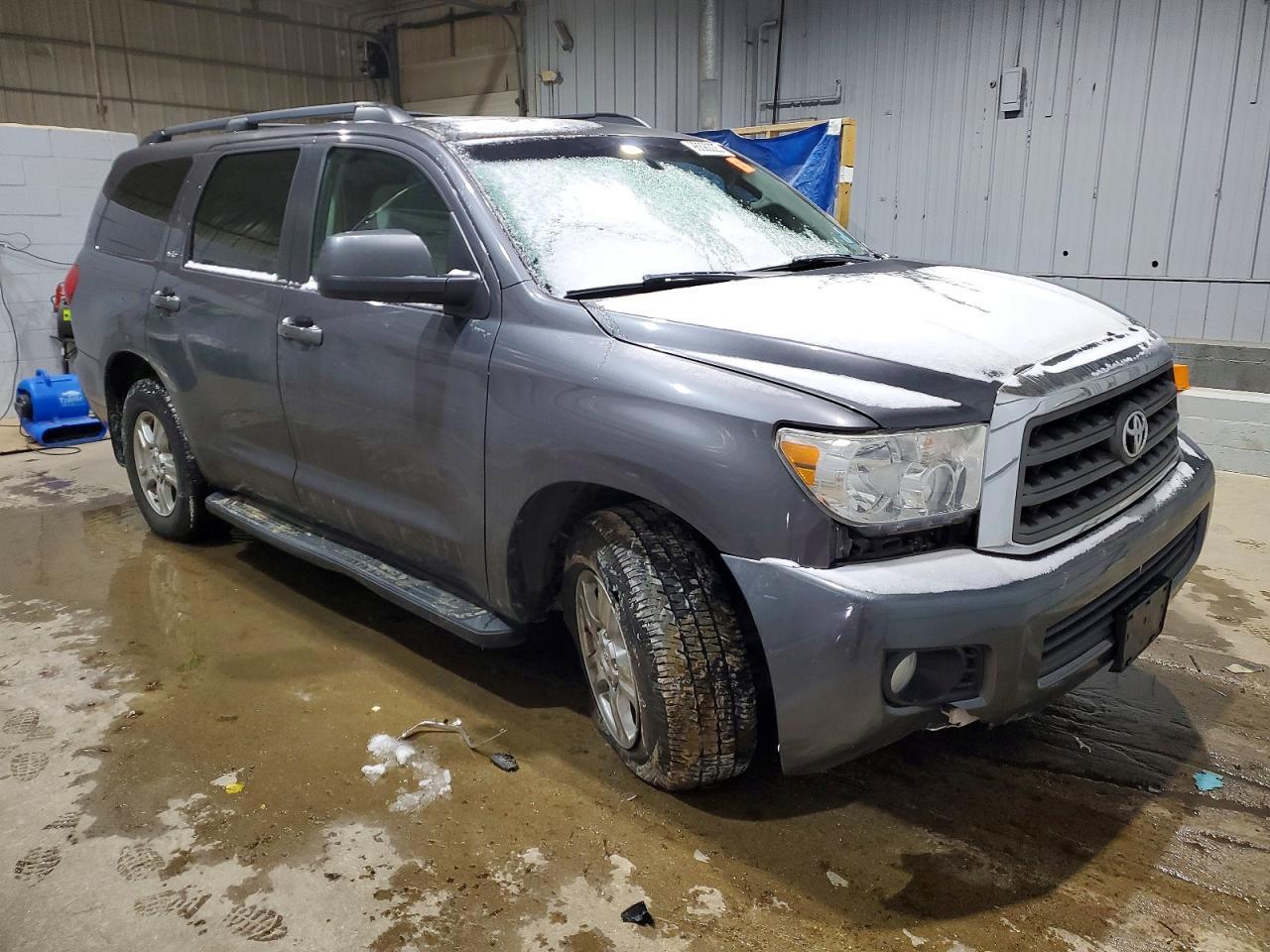 2011 TOYOTA Sequoia