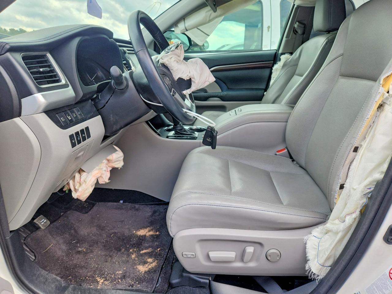 2014 TOYOTA HIGHLANDER