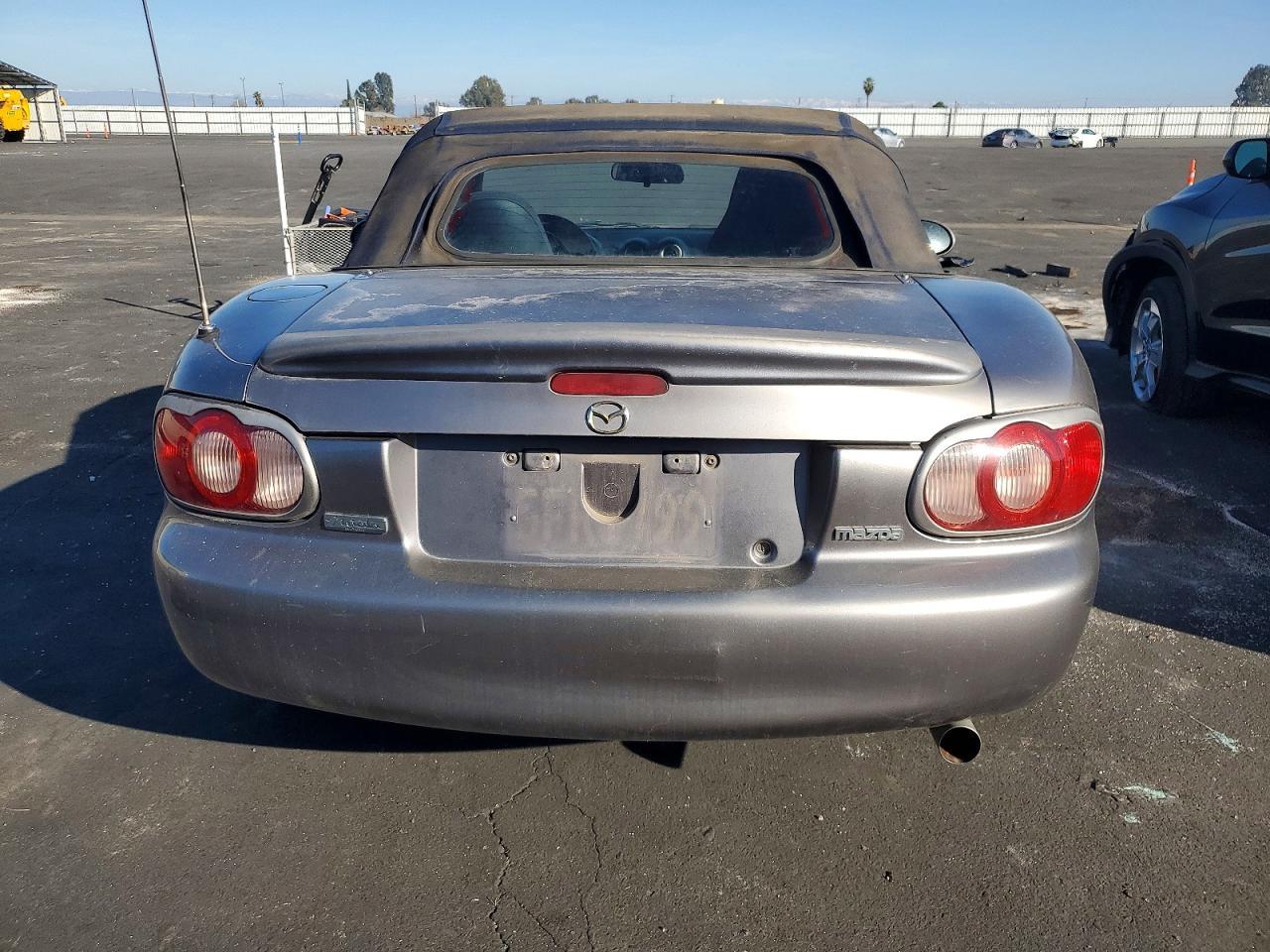 2003 MAZDA MX-5 Miata