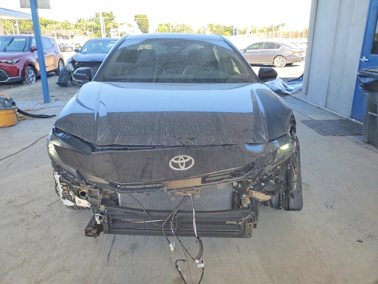 2025 TOYOTA CAMRY